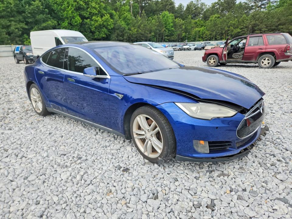 Photo 4 from auction – 2016 TESLA MODEL S with VIN 5YJSA1E14GF124376