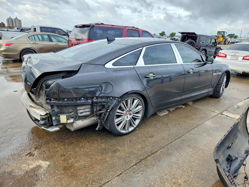 Photo 3 from auction – 2018 JAGUAR XJL with VIN SAJWA2GE4JMW15733