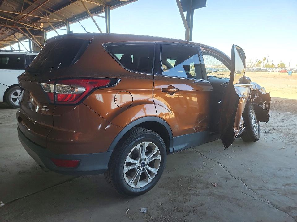 Photo 3 from auction – 2017 FORD ESCAPE with VIN 1FMCU9GDXHUD91933