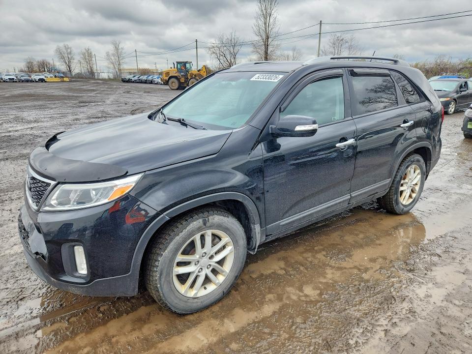 KIA SORENTO 2015 с VIN 5XYKT3A67FG661130 - Фото с аукциона