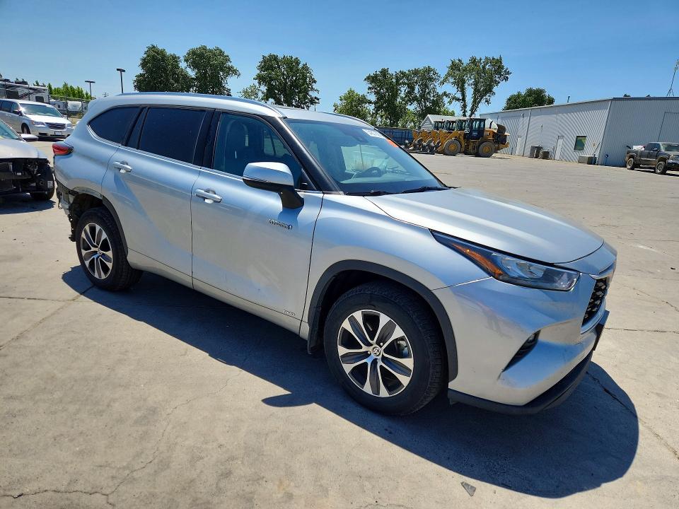 Photo 4 from auction – 2020 TOYOTA HIGHLANDER with VIN 5TDHBRCH1LS507588