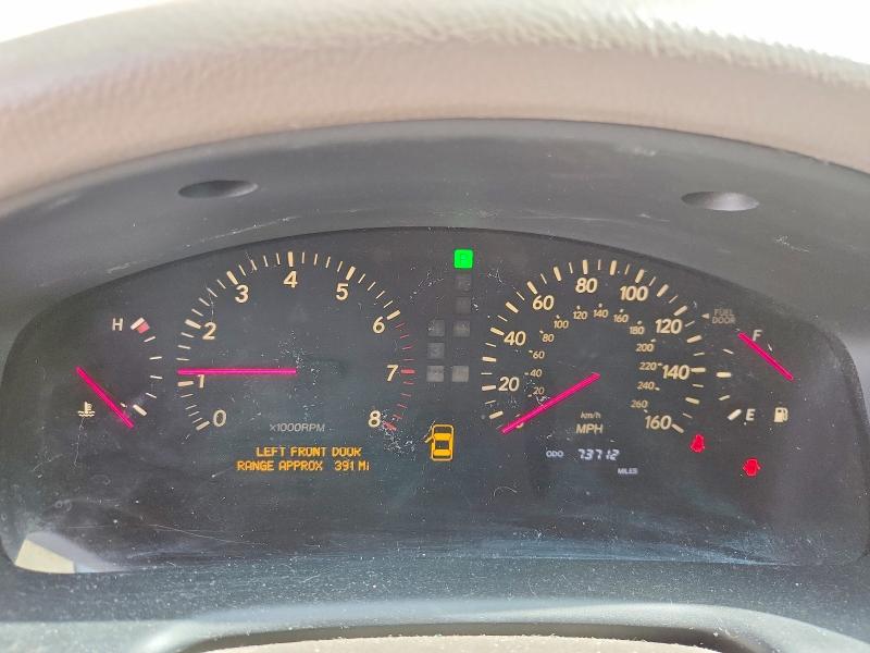 Foto 9 de la subasta – 2001 LEXUS LS con VIN JTHBN30F410039660