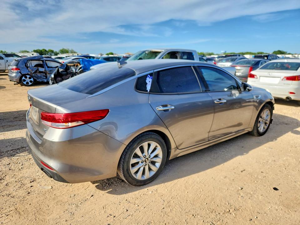 Photo 3 from auction – 2016 KIA OPTIMA with VIN 5XXGU4L34GG056368