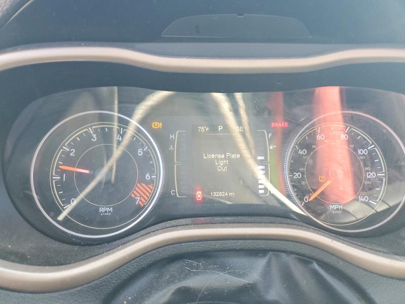 Photo 9 from auction – 2015 JEEP CHEROKEE with VIN 1C4PJLCB7FW656020