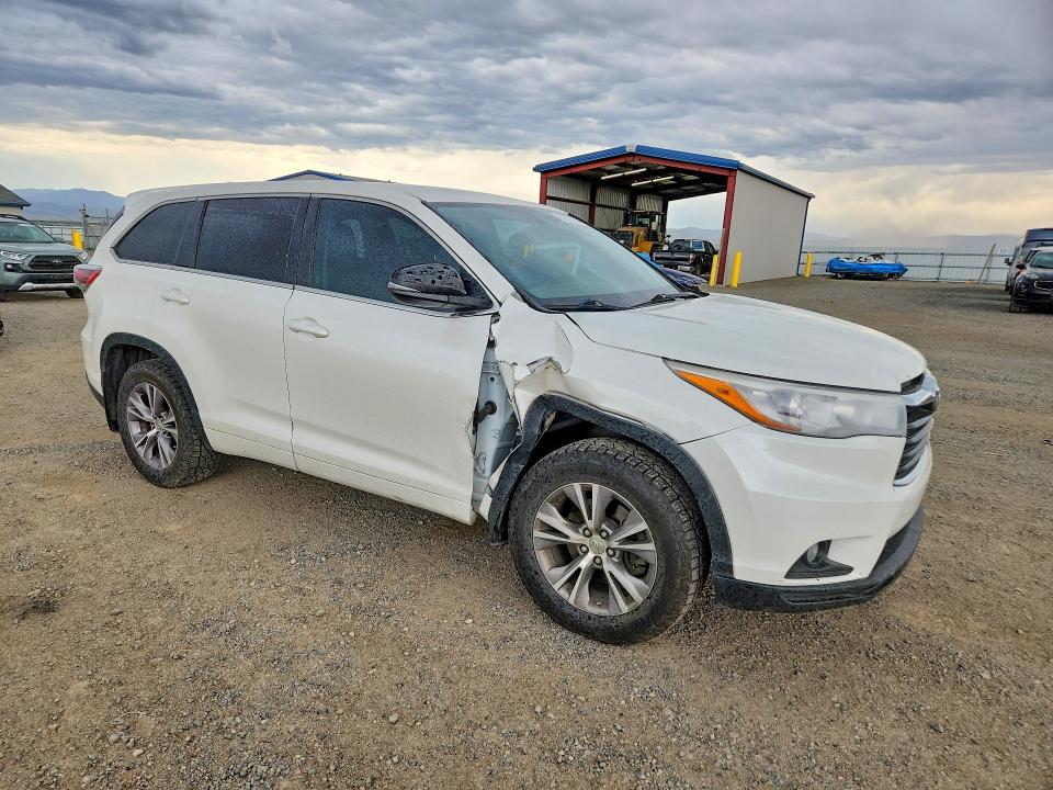 Photo 4 from auction – 2014 TOYOTA HIGHLANDER with VIN 5TDBKRFH3ES022180