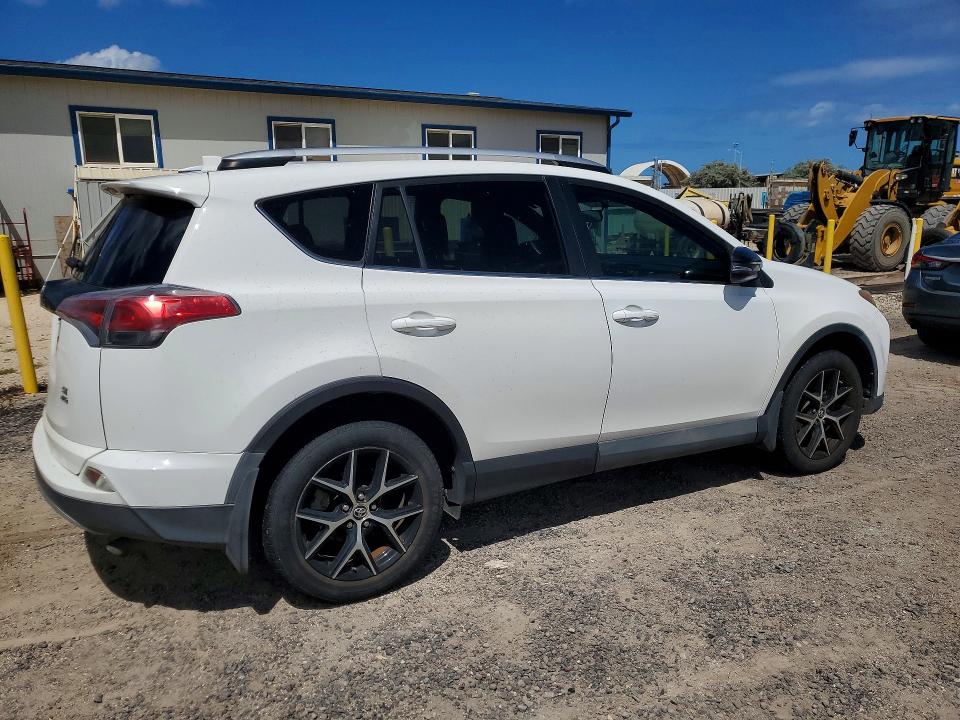 Снимка 3 от търг – 2016 TOYOTA RAV4 с VIN 2T3JFREV0GW440849