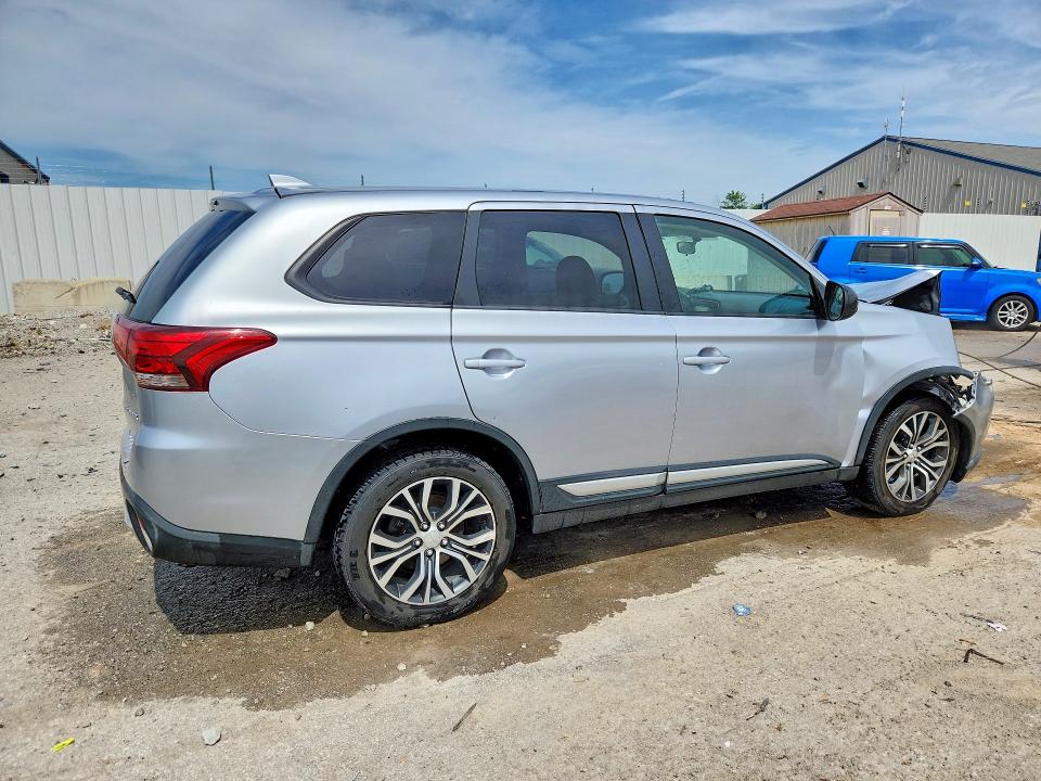 Photo 3 from auction – 2017 MITSUBISHI OUTLANDER with VIN JA4AD2A35HZ061150