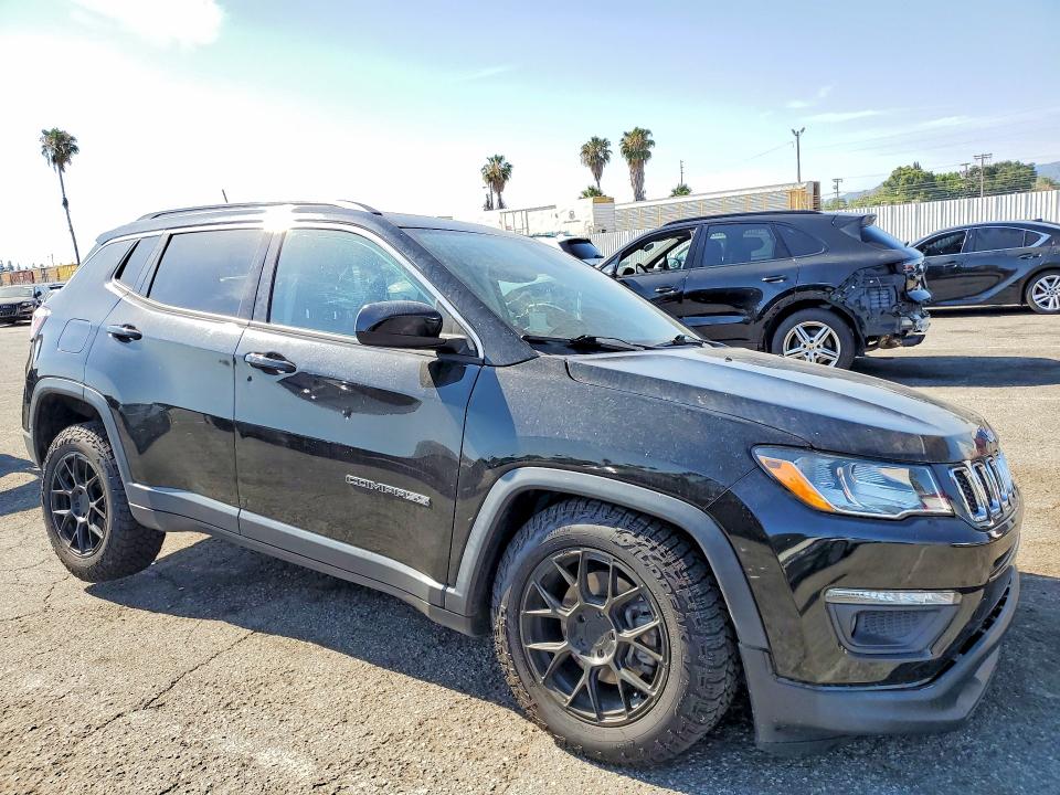 Photo 4 from auction – 2020 JEEP COMPASS with VIN 3C4NJCBB9LT258883