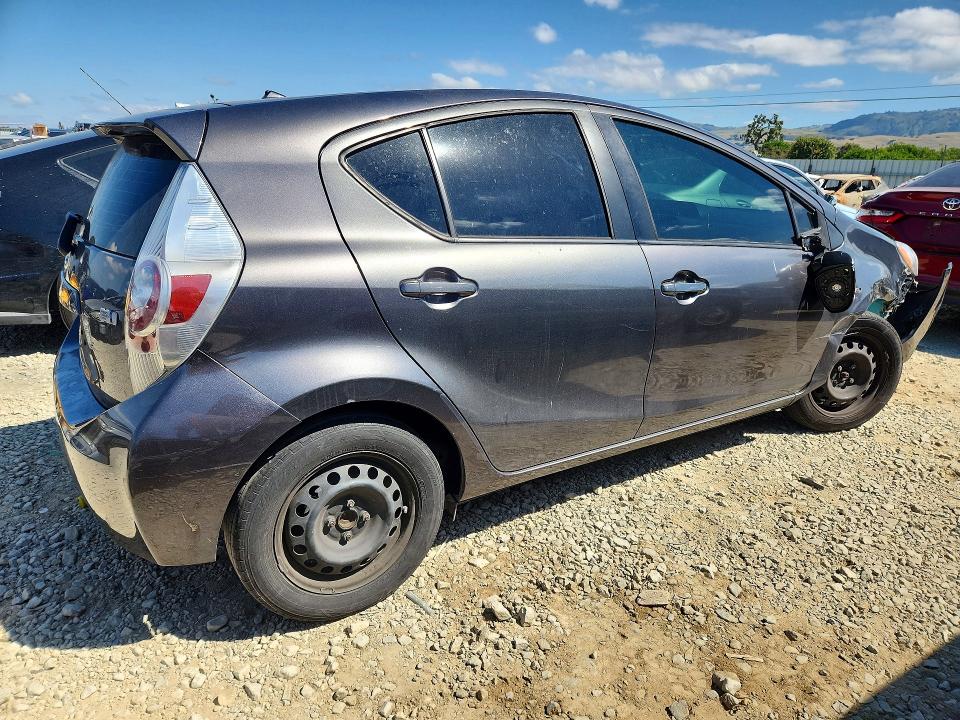 Photo 3 from auction – 2014 TOYOTA PRIUS C with VIN JTDKDTB34E1071743