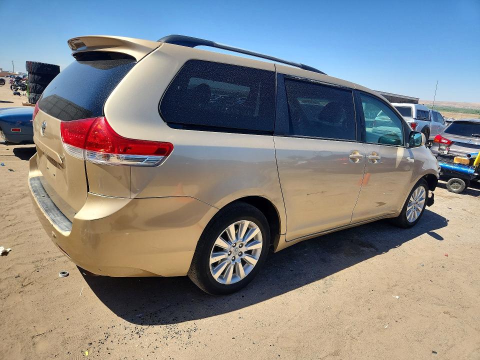 Photo 3 from auction – 2011 TOYOTA SIENNA with VIN 5TDJK3DC4BS005366