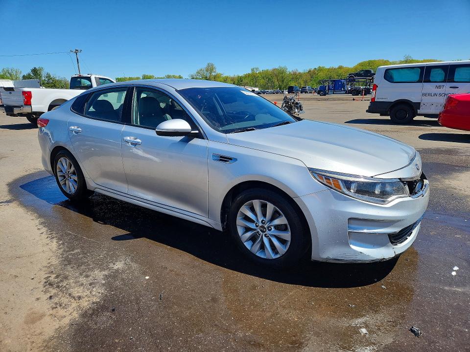 Photo 4 from auction – 2016 KIA OPTIMA with VIN 5XXGU4L39GG078138