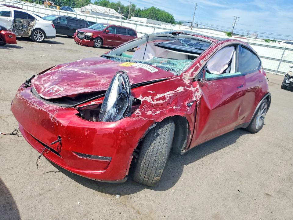 TESLA MODEL Y 2024 with VIN 7SAYGAEE7RF066622 - Photo from auction