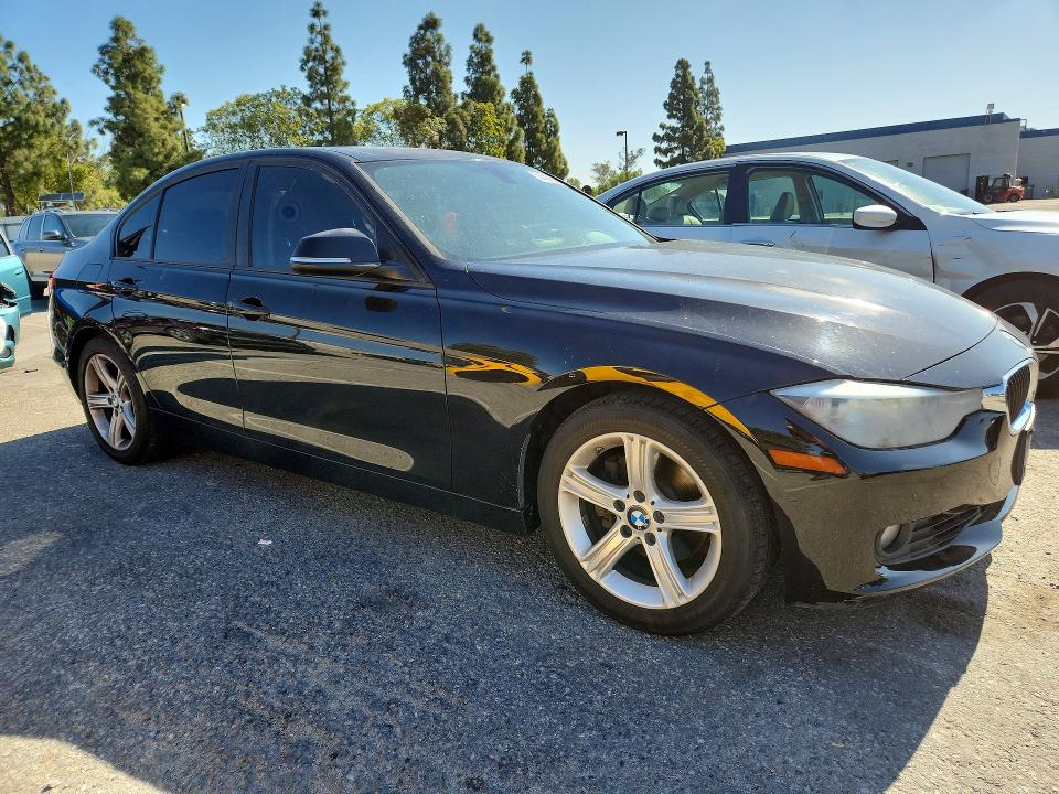 Photo 4 from auction – 2013 BMW 328 with VIN WBA3C1C51DF437393