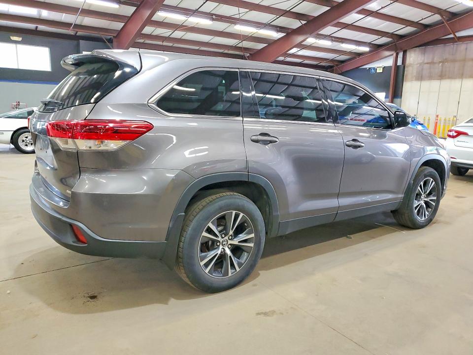 Photo 3 from auction – 2019 TOYOTA HIGHLANDER with VIN 5TDBZRFH1KS916654