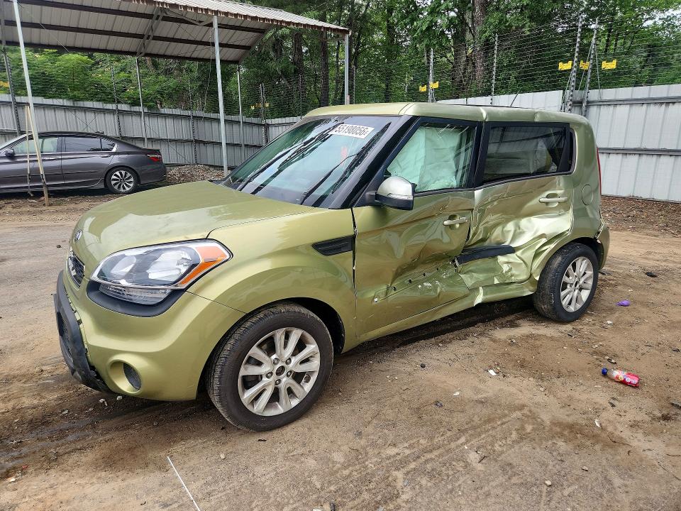 KIA SOUL 2013 with VIN KNDJT2A67D7574974 - Photo from auction