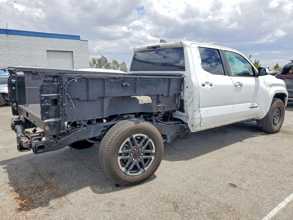 Photo 3 from auction – 2024 TOYOTA TACOMA with VIN 3TMLB5JN0RM082174