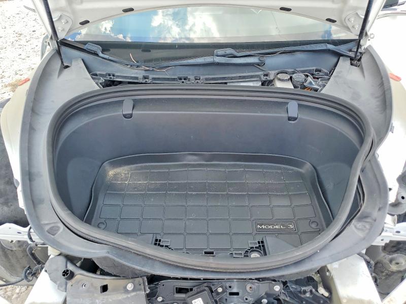 Photo 11 from auction – 2018 TESLA MODEL 3 with VIN 5YJ3E1EB6JF178948