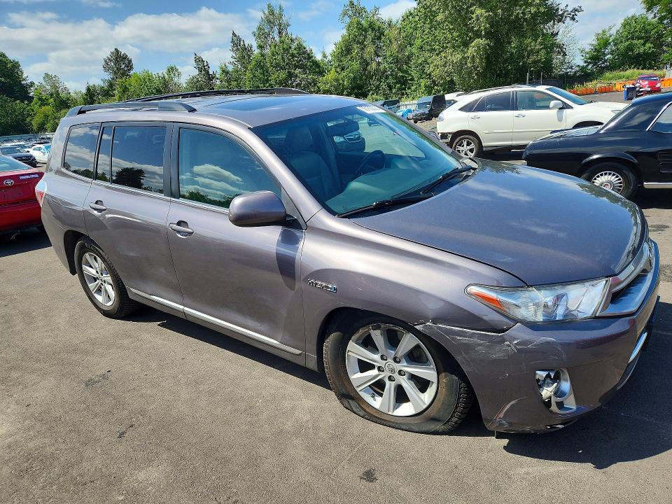 Photo 4 from auction – 2011 TOYOTA HIGHLANDER with VIN JTEBC3EH3B2002196