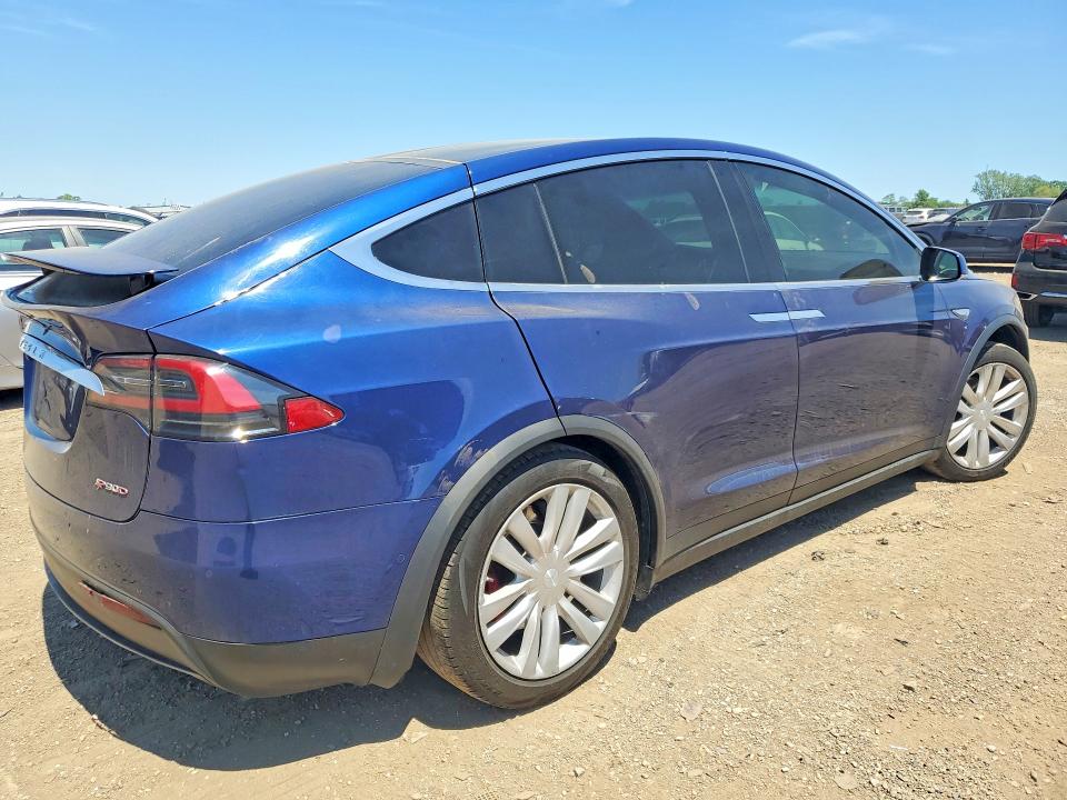 Photo 3 from auction – 2016 TESLA MODEL X with VIN 5YJXCAE45GF005584