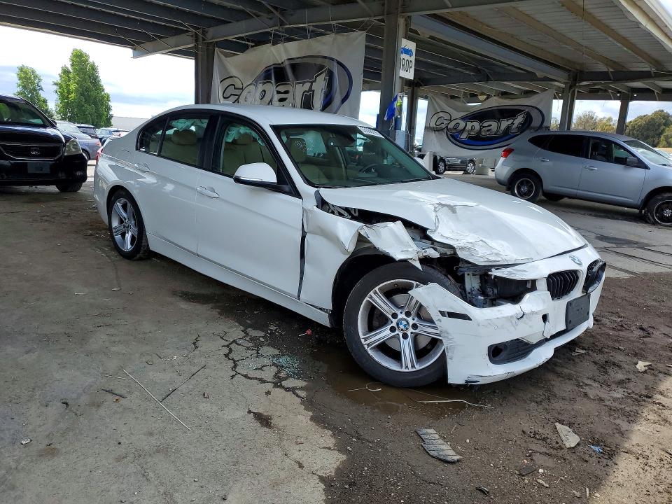 Photo 4 from auction – 2015 BMW 320 with VIN WBA3B1C51FK138824