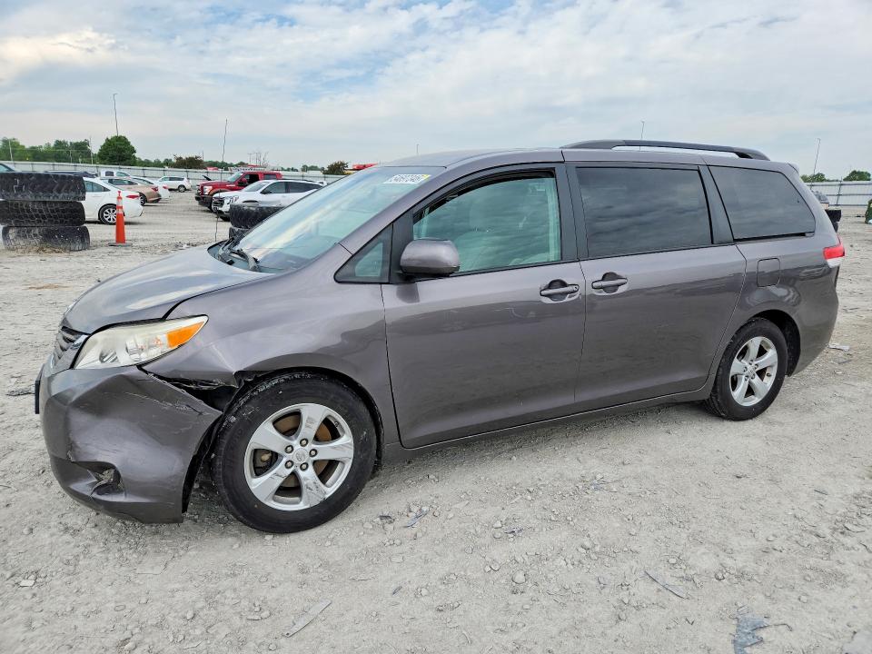TOYOTA SIENNA 2011 z numerem VIN 5TDKK3DC5BS167897 - Zdjęcie z aukcji