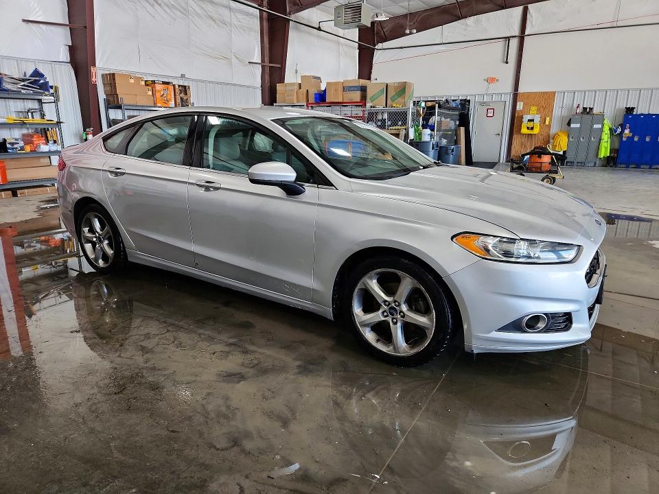 Photo 4 from auction – 2016 FORD FUSION with VIN 3FA6P0G77GR246276