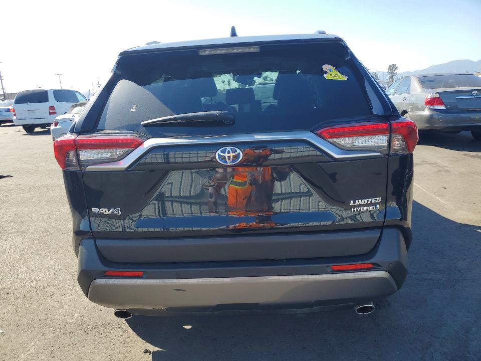 Photo 6 from auction – 2020 TOYOTA RAV4 with VIN JTMDWRFV2LD547906