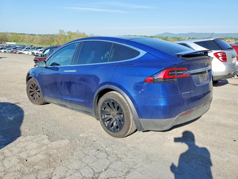 Photo 2 from auction – 2019 TESLA MODEL X with VIN 5YJXCAE27KF152626