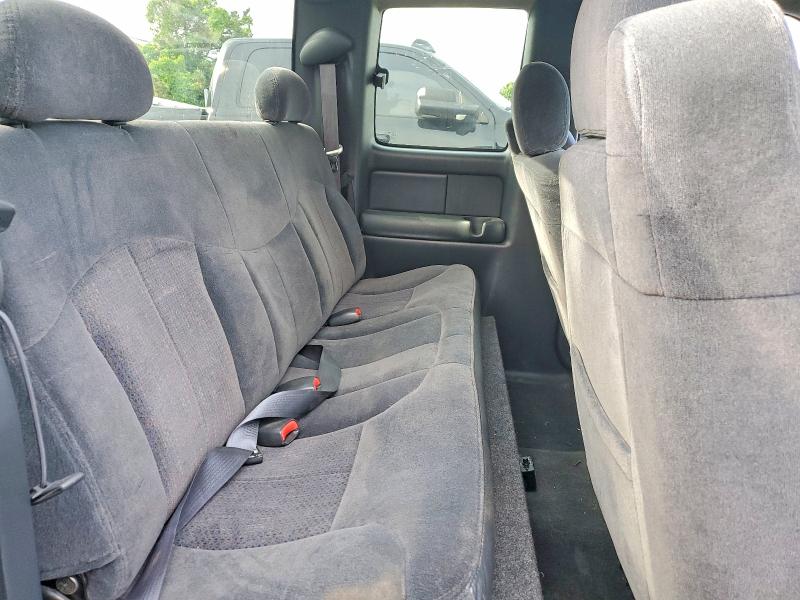 Photo 11 from auction – 2000 CHEVROLET SILVERADO with VIN 2GCEC19T7Y1121026