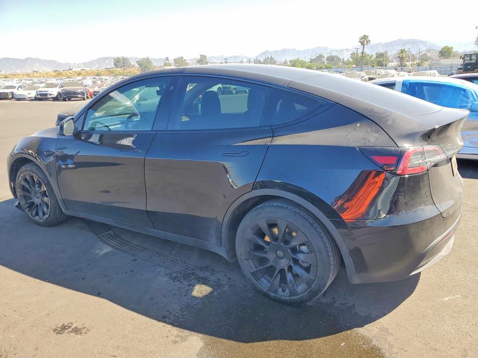 Photo 2 from auction – 2022 TESLA MODEL Y with VIN 7SAYGDEE5NF316127