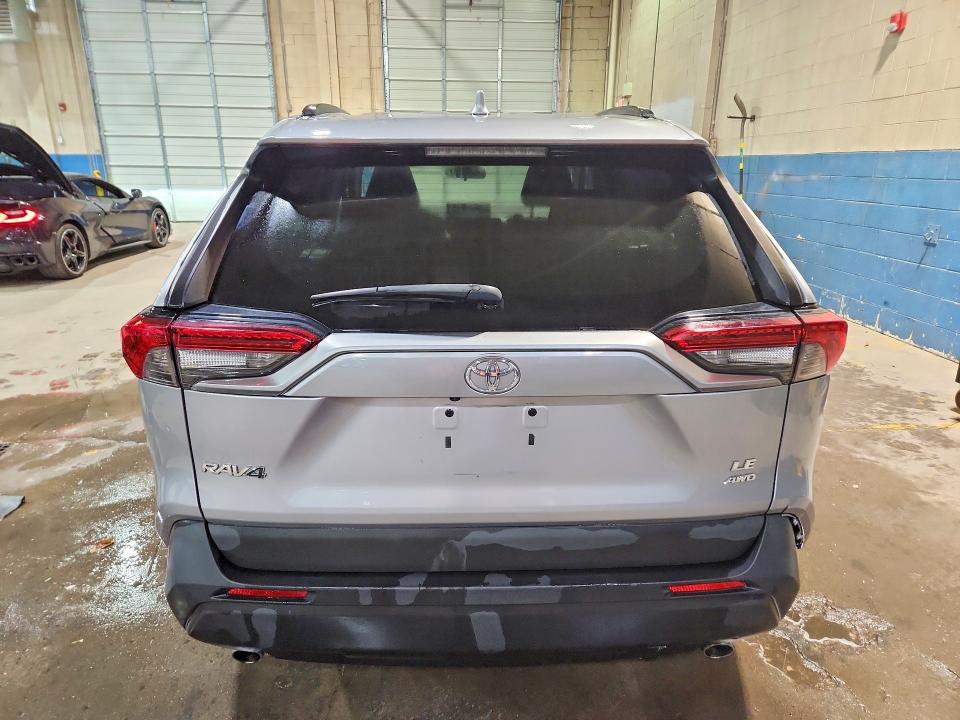 Photo 6 from auction – 2020 TOYOTA RAV4 with VIN 2T3F1RFV0LC112376