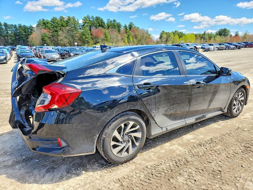 Photo 3 from auction – 2017 HONDA CIVIC with VIN 19XFC2F72HE227324