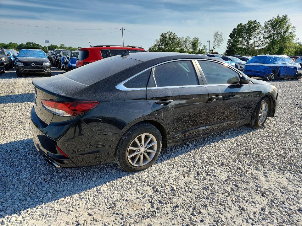Photo 3 from auction – 2018 HYUNDAI SONATA with VIN 5NPE24AF2JH622257