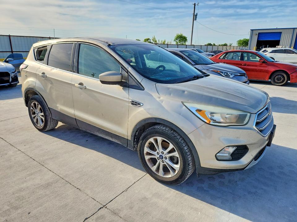 Photo 4 from auction – 2017 FORD ESCAPE with VIN 1FMCU0GD2HUC10383