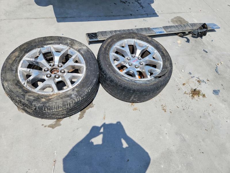 Photo 12 from auction – 2018 GMC SIERRA with VIN 3GTU2NEC9JG297617