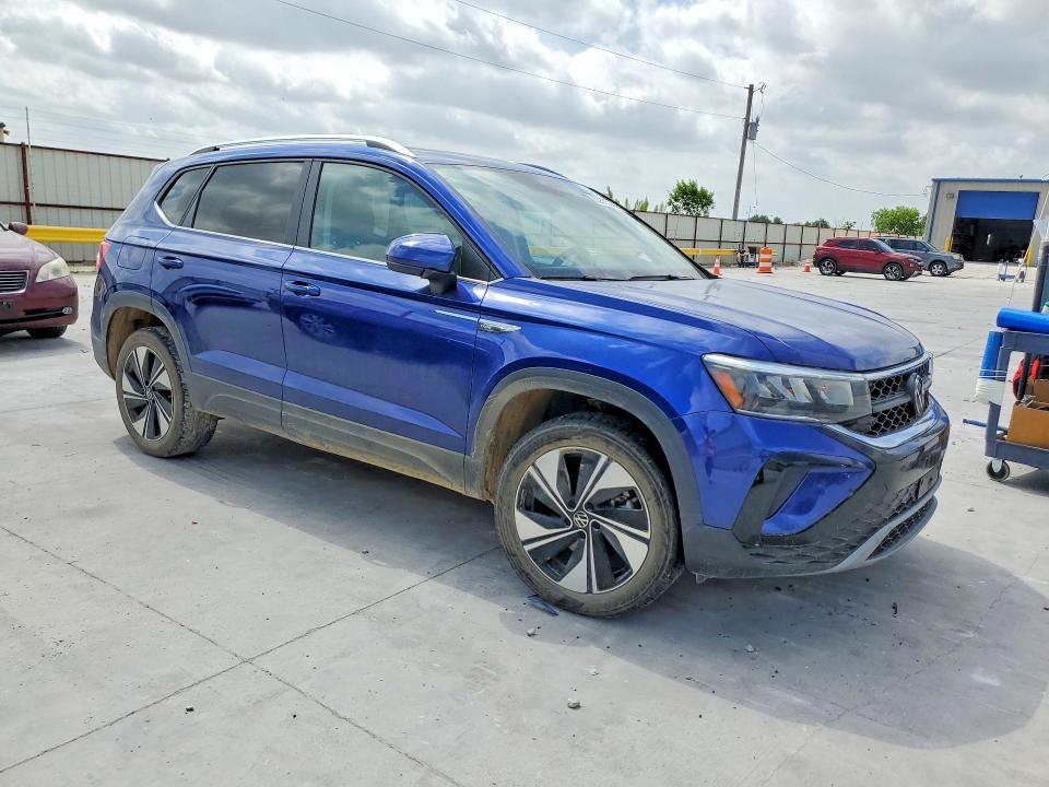 Photo 4 from auction – 2024 VOLKSWAGEN TAOS with VIN 3VVVX7B22RM015961