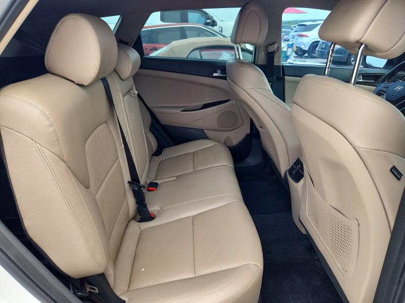 Photo 10 from auction – 2016 HYUNDAI TUCSON with VIN KM8J33A27GU087259
