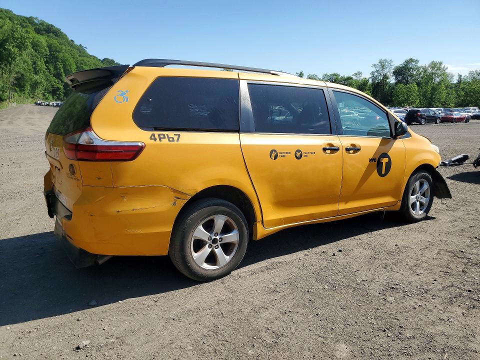 Photo 3 from auction – 2016 TOYOTA SIENNA with VIN 5TDKK3DC4GS764014