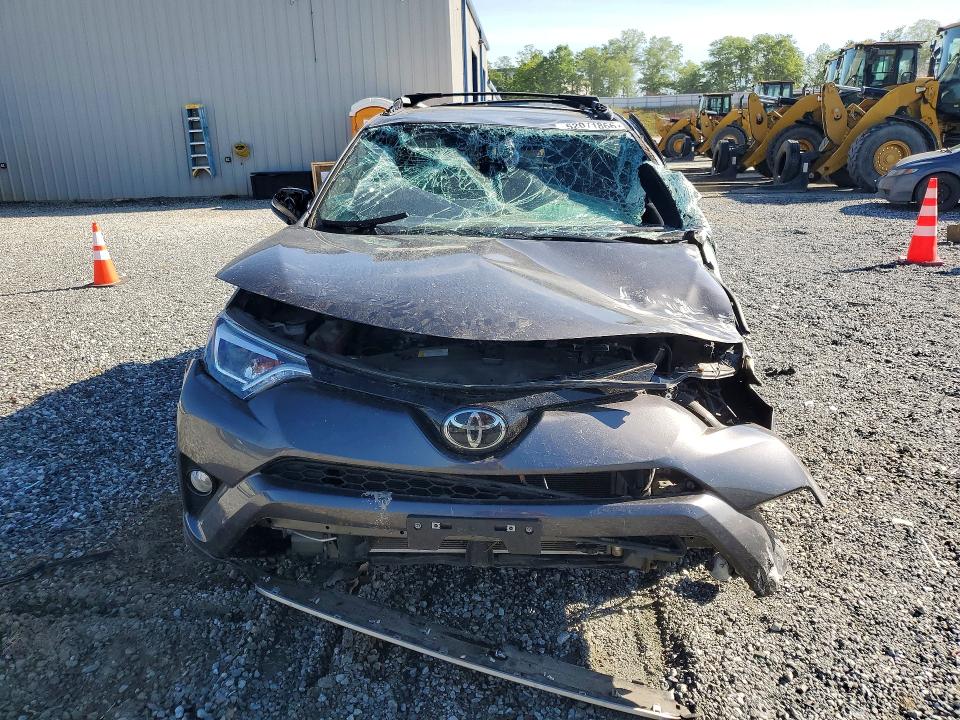 Photo 5 from auction – 2017 TOYOTA RAV4 with VIN 2T3JFREV3HW584476
