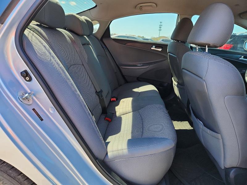 Photo 10 from auction – 2012 HYUNDAI SONATA with VIN 5NPEB4AC7CH361362