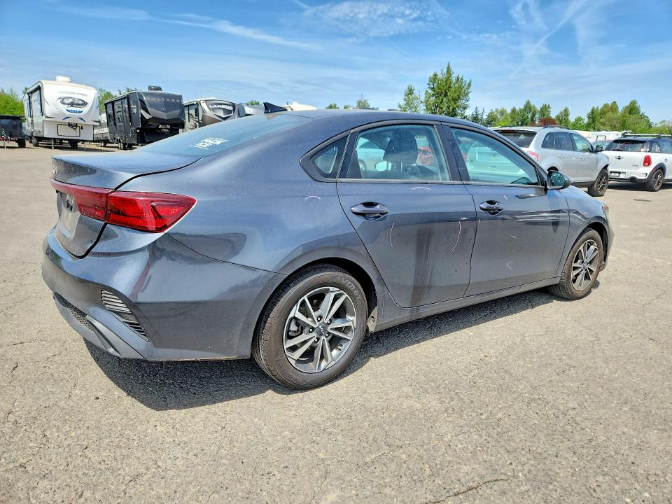 Photo 3 from auction – 2023 KIA FORTE with VIN 3KPF24ADXPE572577