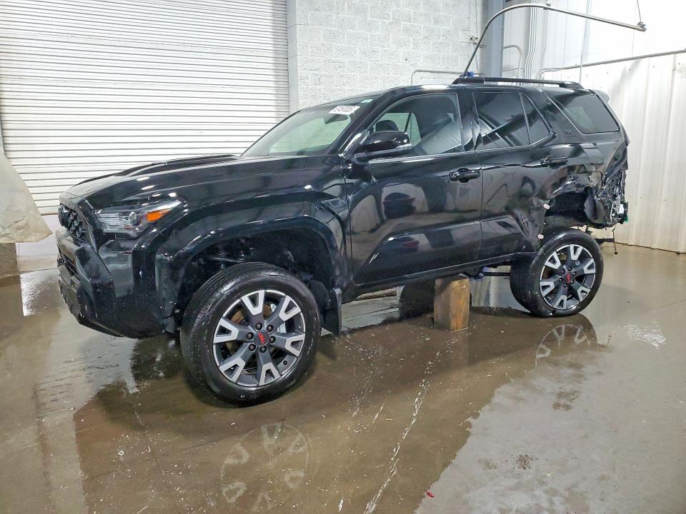 TOYOTA 4RUNNER 2026 with VIN JTEVA5BRXT5083757 - Photo from auction