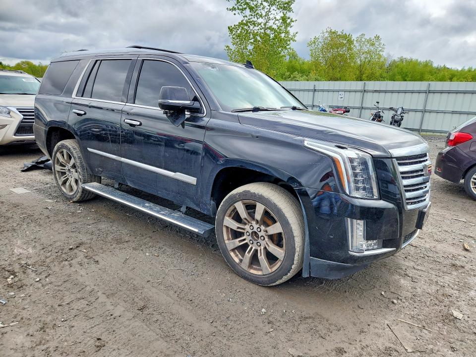 Photo 4 from auction – 2017 CADILLAC ESCALADE with VIN 1GYS4DKJ5HR303870