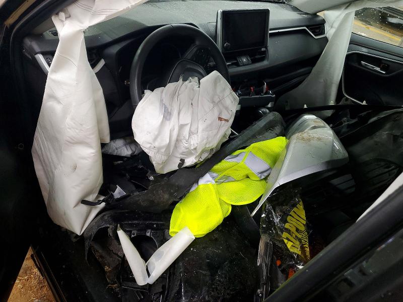 Photo 8 from auction – 2024 TOYOTA RAV4 with VIN 2T3J1RFV2RW460794