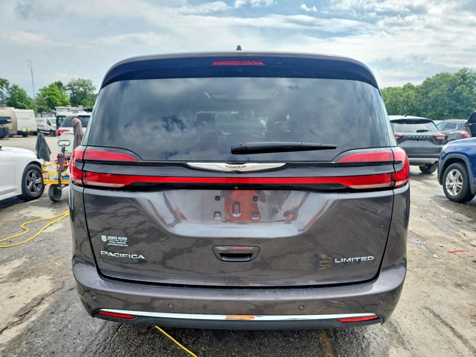 Photo 6 from auction – 2023 CHRYSLER PACIFICA with VIN 2C4RC1GG5PR536269