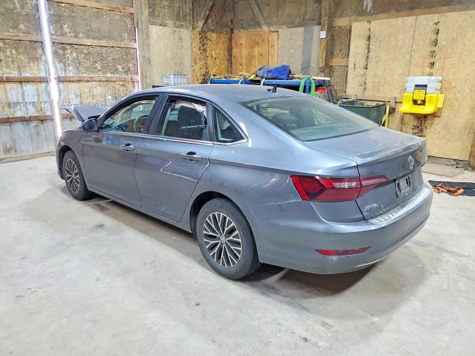 Снимка 2 от търг – 2021 VOLKSWAGEN JETTA с VIN 3VWC57BU9MM060205