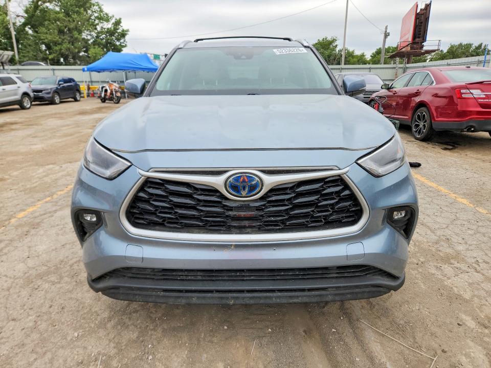 Photo 5 from auction – 2021 TOYOTA HIGHLANDER with VIN 5TDHBRCHXMS031035