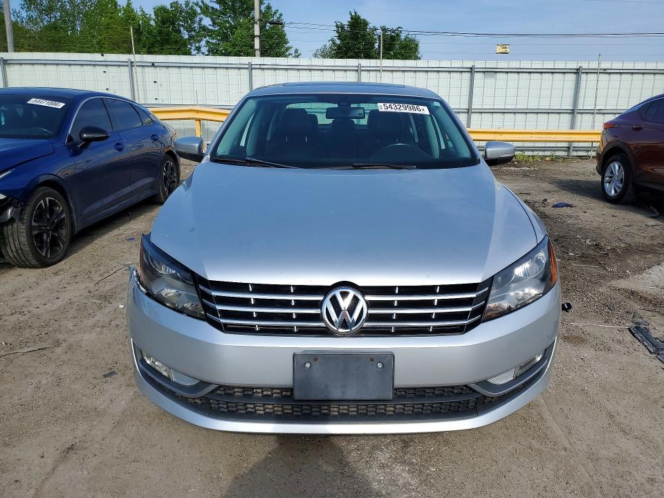 Photo 5 from auction – 2014 VOLKSWAGEN PASSAT with VIN 1VWCT7A33EC043482