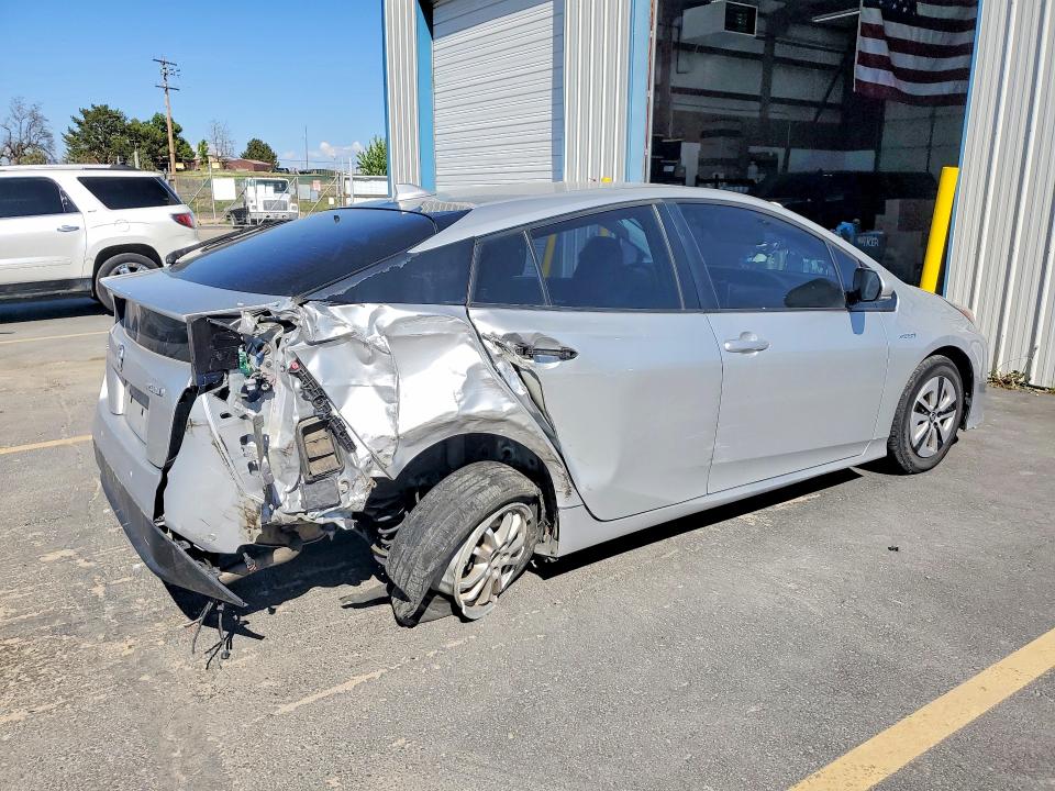Photo 3 from auction – 2017 TOYOTA PRIUS with VIN JTDKARFU4H3049569