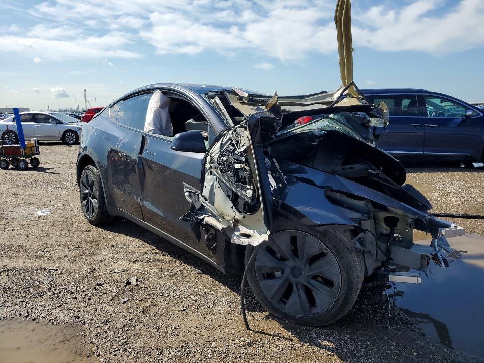 Photo 4 from auction – 2024 TESLA MODEL Y with VIN 7SAYGDEEXRF117354